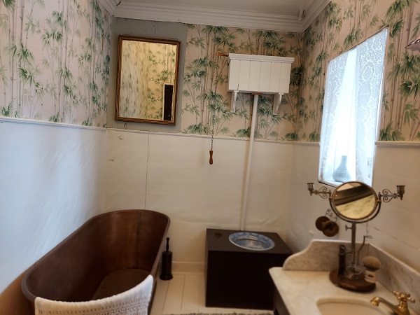 the bathroom in the private apartments