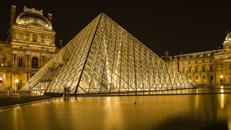 Louvre Museum hosts some Beautiful Paintings Curated at Museums