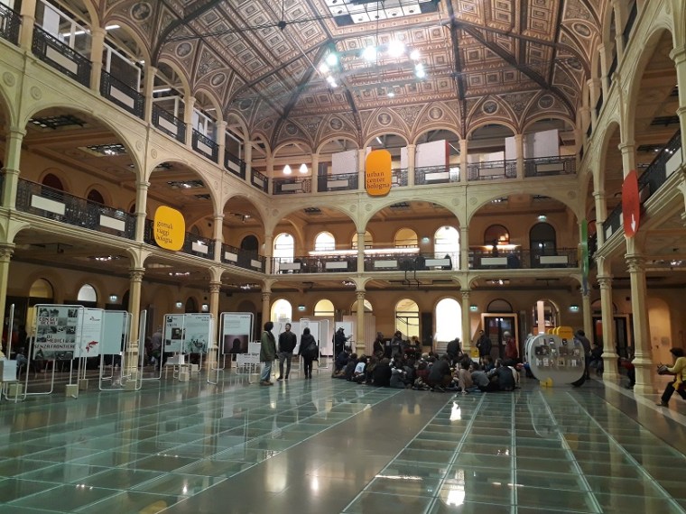 Things to do Bologna - Salaborsa Library