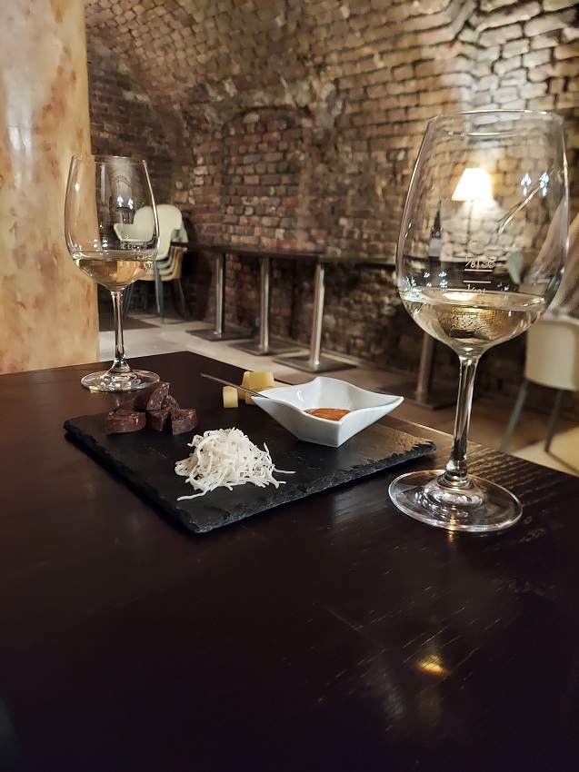 Wine tasting in a Viennese underground cellar