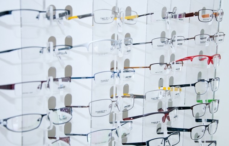 Traveling with prescription eyewear: Where Can I Get Replacement Lenses When Traveling